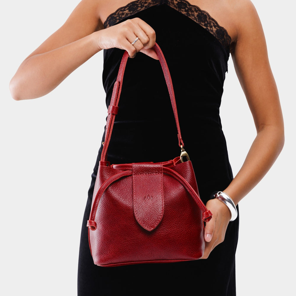 Portland Firefly Bucket Bag - Chili Red