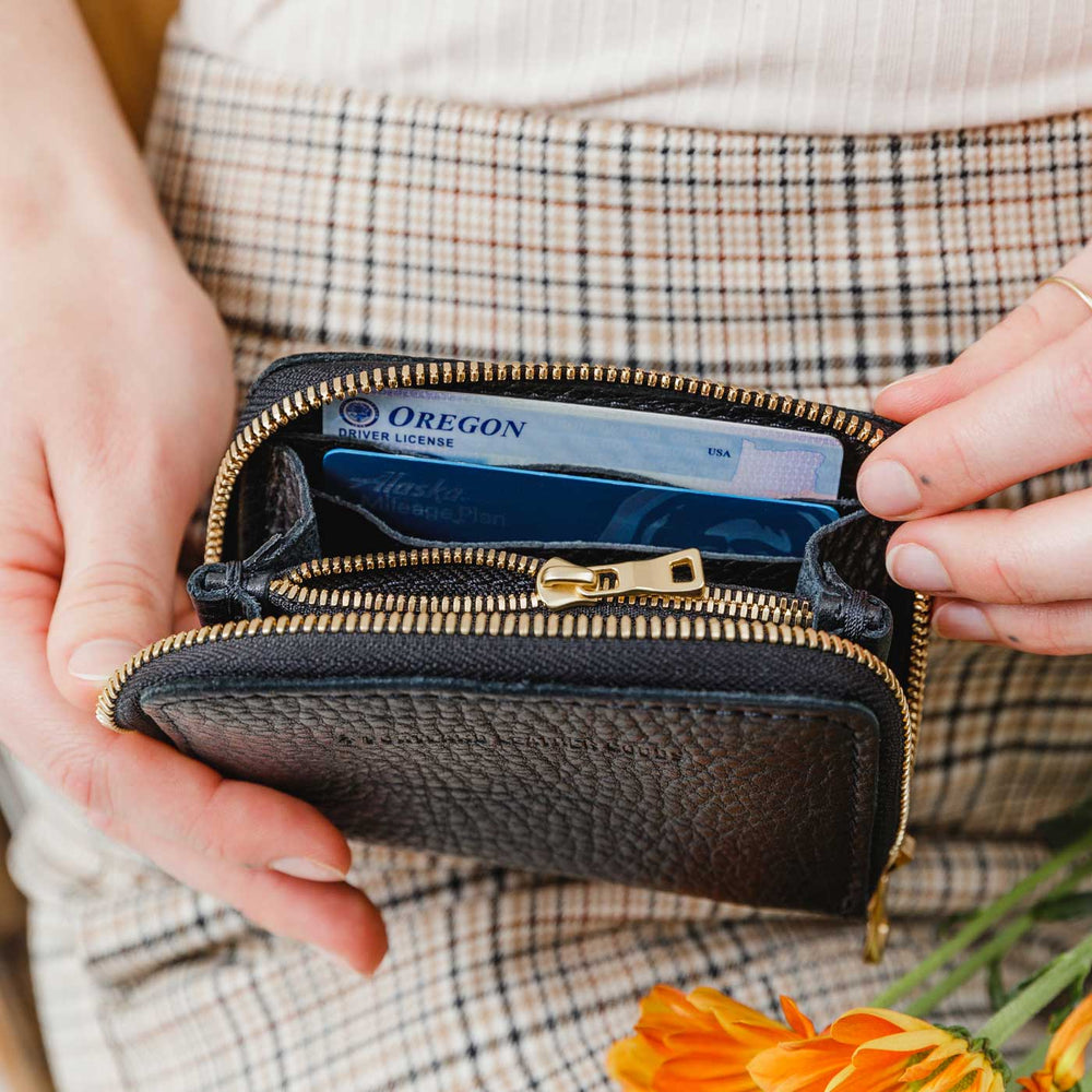 Portland Small Zip Wallet - Pebbled black