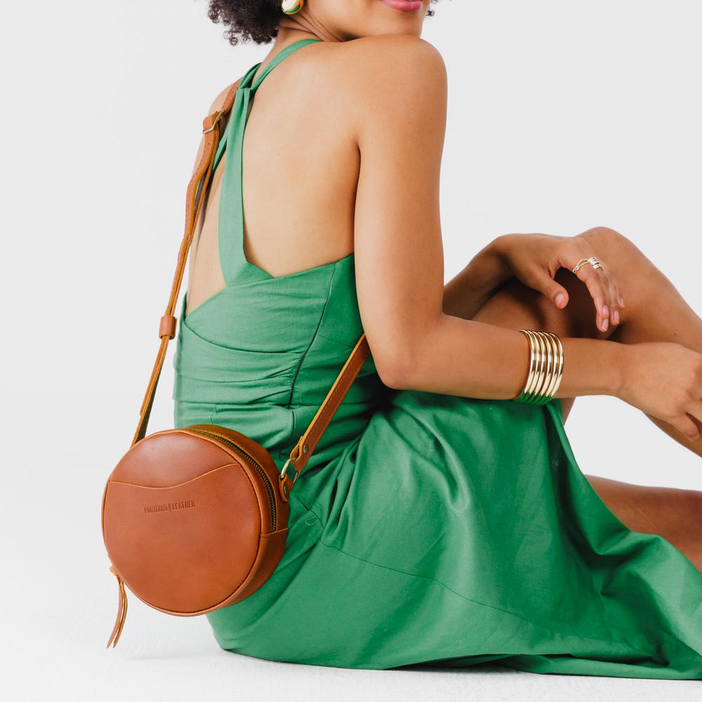 Portland Circle Crossbody - Honey