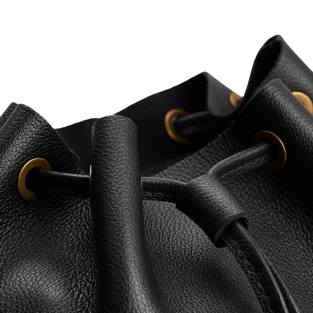 Portland Bucket Bag - Pebbled black