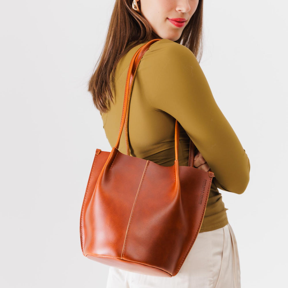 Portland Devan Bucket Tote - Madrone