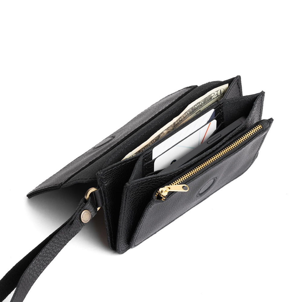 Portland Lily Wristlet - Pebbled black